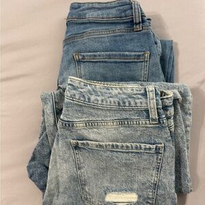 2 pairs of juniors Arizona jeans size 7